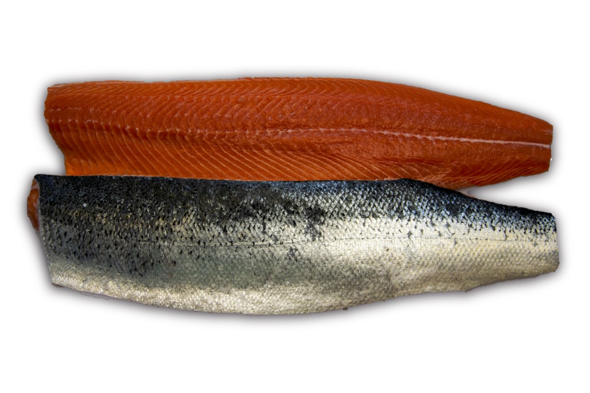 Zalmfilet trim D met vel 1200-1600g (4-5) geschubd